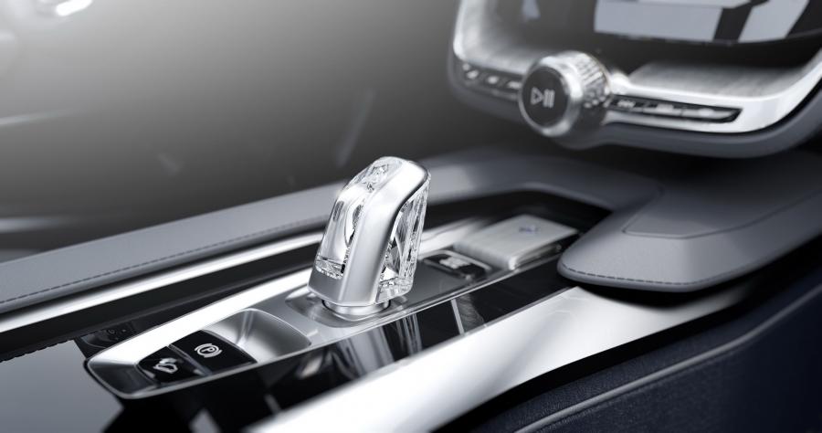 Детали интерьера Volvo Concept Coupe 2013 года  (фото 23 из 69)